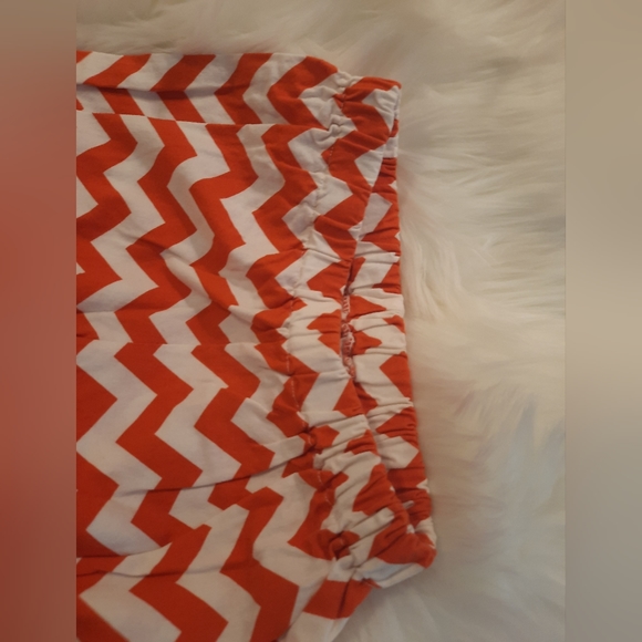 2 Piece Ruffle Boutique Set Girl's Size 5 Paisley & Chevron print - Picture 7 of 8